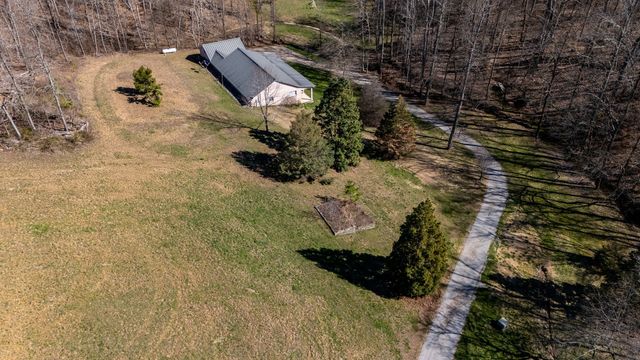 15 Clifton Rd, Lawrenceburg, TN 38464