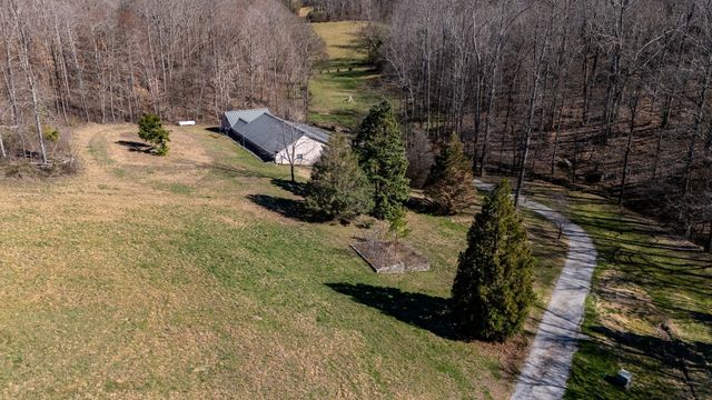 15 Clifton Rd, Lawrenceburg, TN 38464