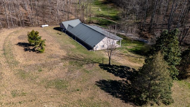 15 Clifton Rd, Lawrenceburg, TN 38464