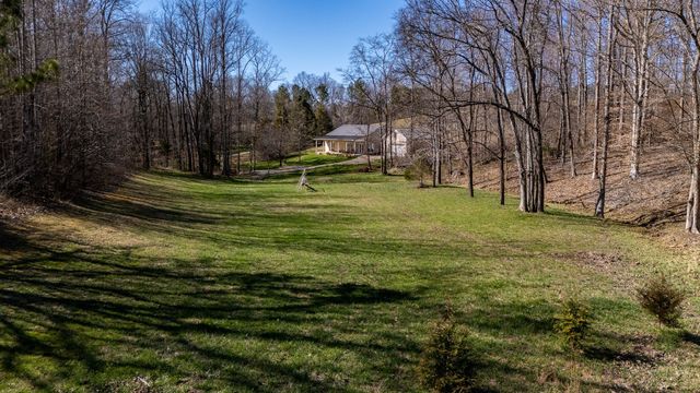 15 Clifton Rd, Lawrenceburg, TN 38464