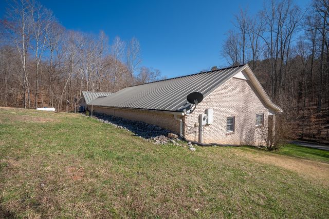 15 Clifton Rd, Lawrenceburg, TN 38464