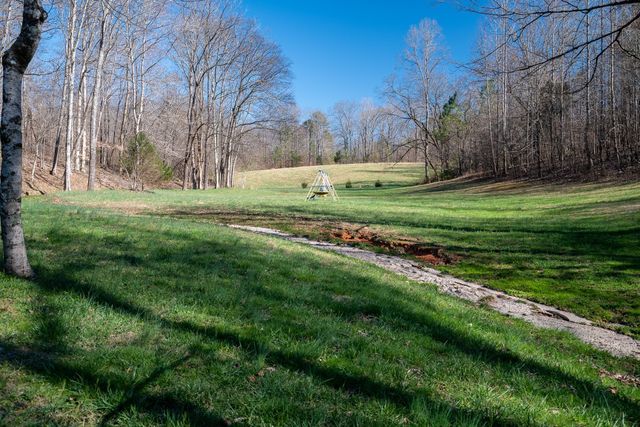 15 Clifton Rd, Lawrenceburg, TN 38464