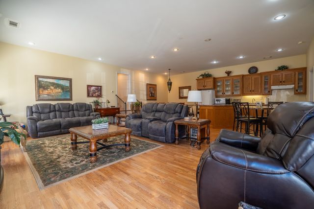 15 Clifton Rd, Lawrenceburg, TN 38464