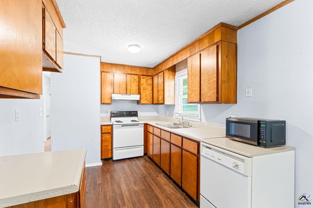 102 Oklahoma Avenue, Warner Robins, GA 31093