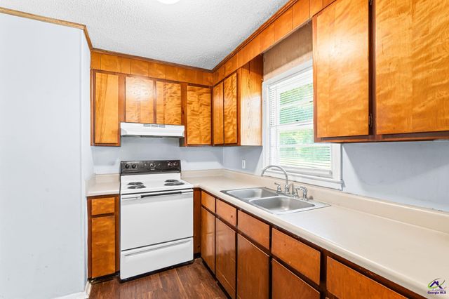 102 Oklahoma Avenue, Warner Robins, GA 31093