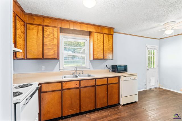 102 Oklahoma Avenue, Warner Robins, GA 31093