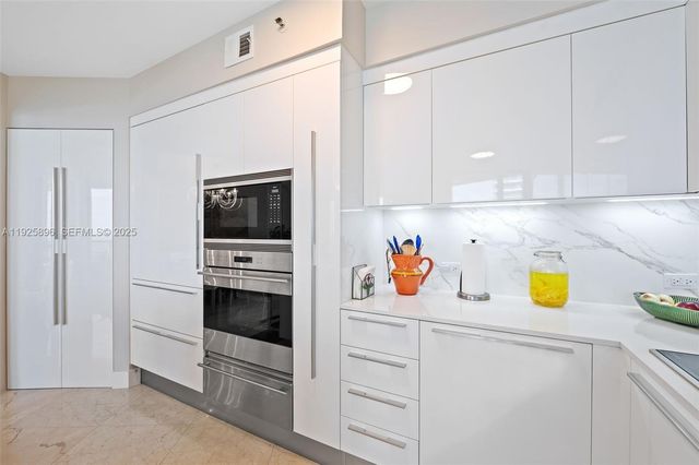 19333 E Collins Ave 1402, Sunny Isles Beach, FL 33160