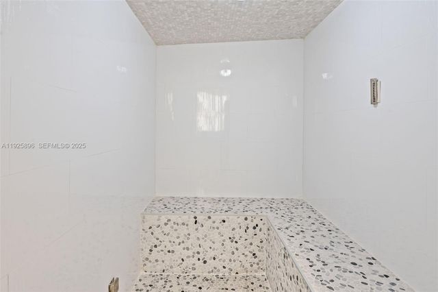 19333 E Collins Ave 1402, Sunny Isles Beach, FL 33160