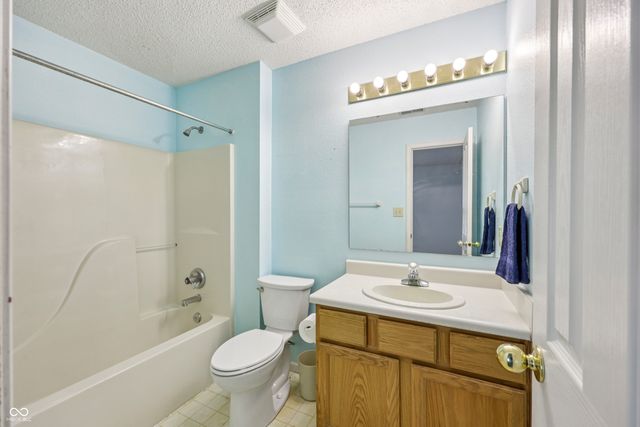 1119 Enchanted View Drive, Mooresville, IN 46158