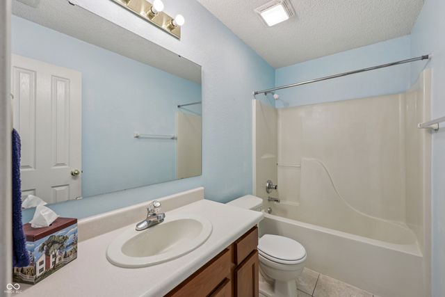 1119 Enchanted View Drive, Mooresville, IN 46158