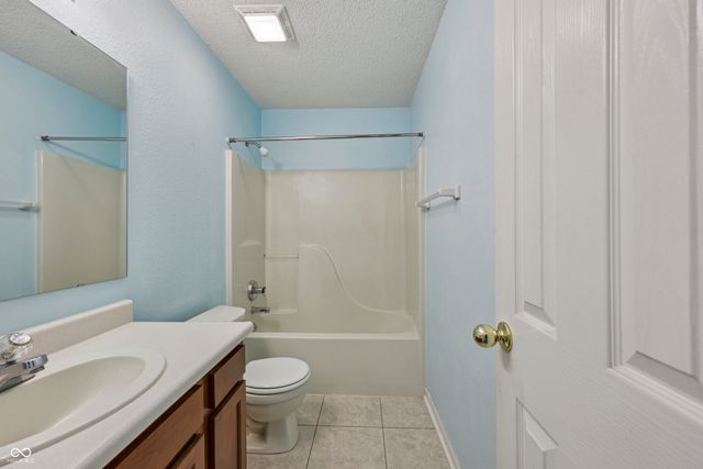 1119 Enchanted View Drive, Mooresville, IN 46158