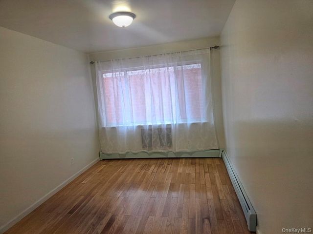 31-03 Linden Place 2, Flushing, NY 11354