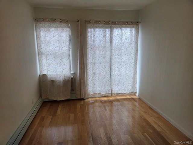 31-03 Linden Place 2, Flushing, NY 11354