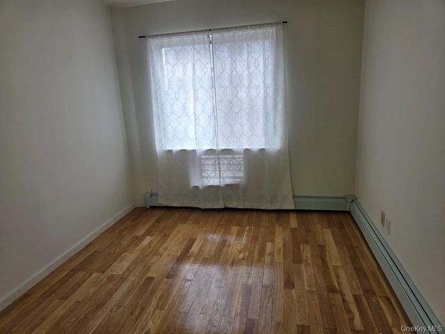 31-03 Linden Place 2, Flushing, NY 11354