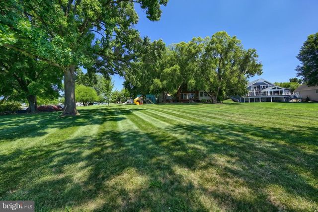 408 LAKE MEADE DR, East Berlin, PA 17316
