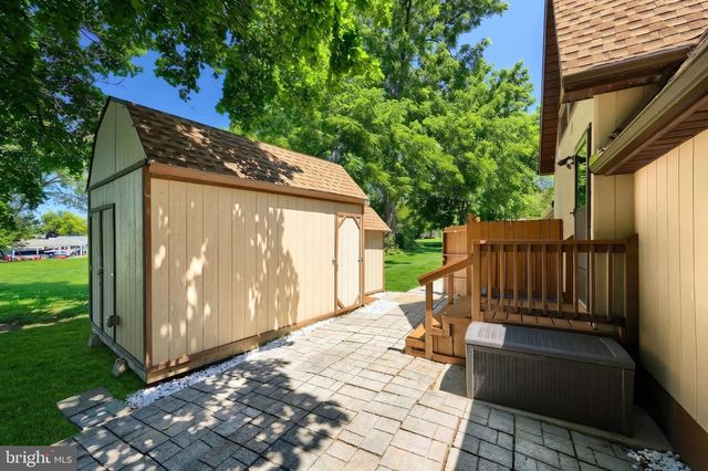 408 LAKE MEADE DR, East Berlin, PA 17316