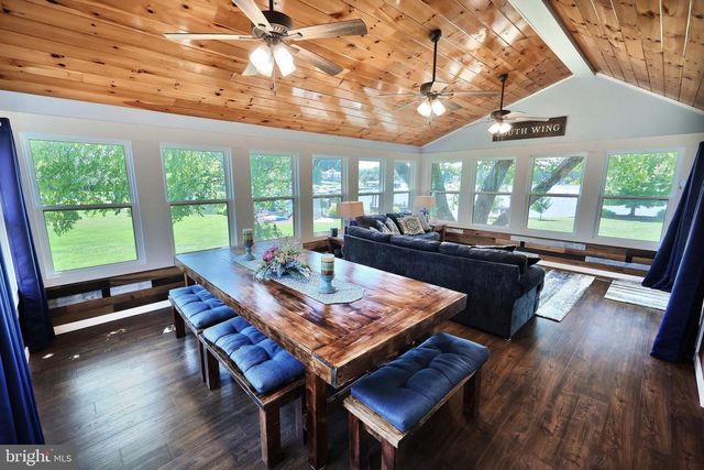 408 LAKE MEADE DR, East Berlin, PA 17316