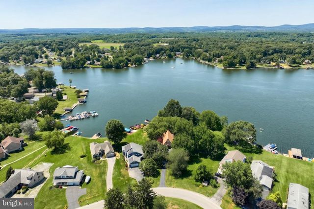 408 LAKE MEADE DR, East Berlin, PA 17316