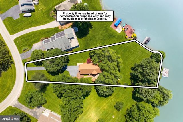 408 LAKE MEADE DR, East Berlin, PA 17316