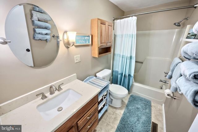 408 LAKE MEADE DR, East Berlin, PA 17316
