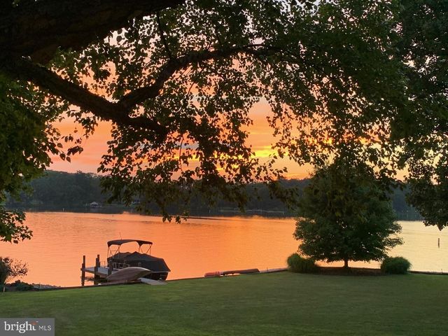 408 LAKE MEADE DR, East Berlin, PA 17316