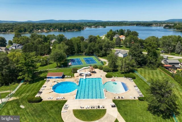 408 LAKE MEADE DR, East Berlin, PA 17316