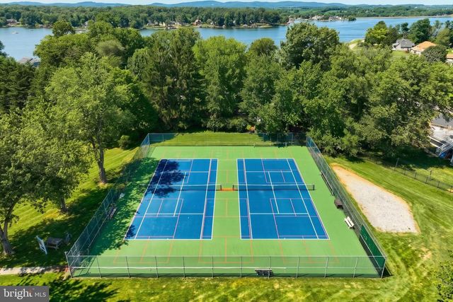 408 LAKE MEADE DR, East Berlin, PA 17316