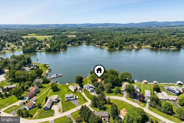 408 LAKE MEADE DR, East Berlin, PA 17316