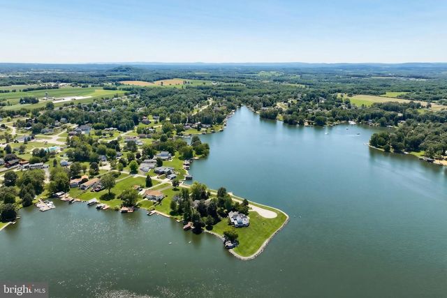 408 LAKE MEADE DR, East Berlin, PA 17316