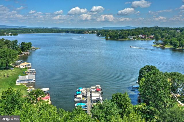 408 LAKE MEADE DR, East Berlin, PA 17316