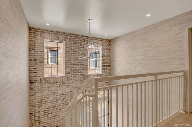 610 Jerico Turnpike 2C, New Hyde Park, NY 11040