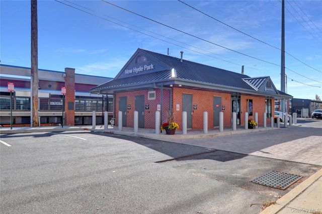 610 Jerico Turnpike 2C, New Hyde Park, NY 11040