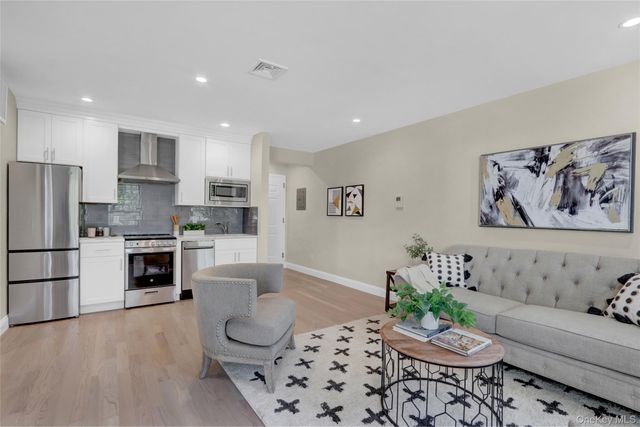 610 Jerico Turnpike 2C, New Hyde Park, NY 11040