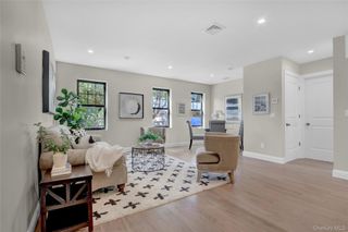 610 Jerico Turnpike 2C, New Hyde Park, NY 11040