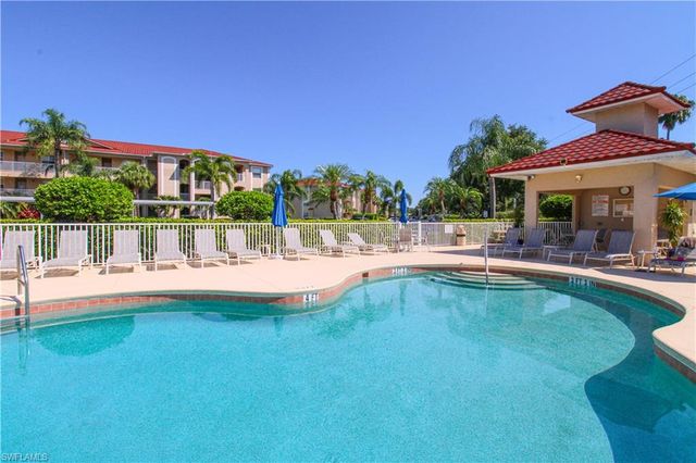 2720 Cypress Trace CIR # 2914, Naples, FL 34119