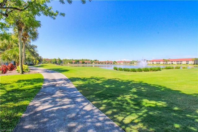 2720 Cypress Trace CIR # 2914, Naples, FL 34119
