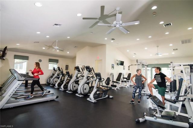 2720 Cypress Trace CIR # 2914, Naples, FL 34119