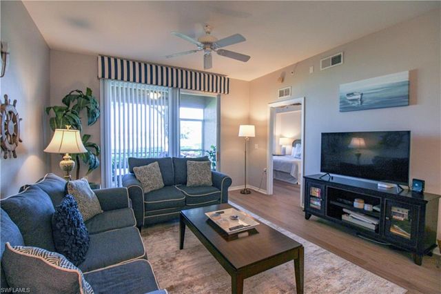 2720 Cypress Trace CIR # 2914, Naples, FL 34119