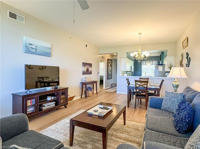 2720 Cypress Trace CIR # 2914, Naples, FL 34119