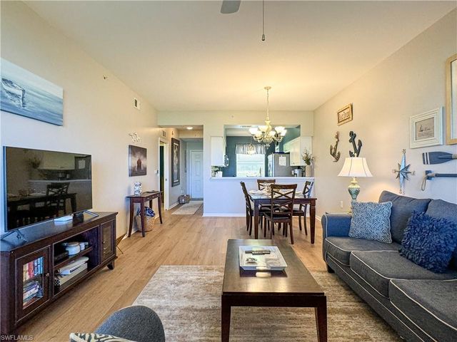 2720 Cypress Trace CIR # 2914, Naples, FL 34119