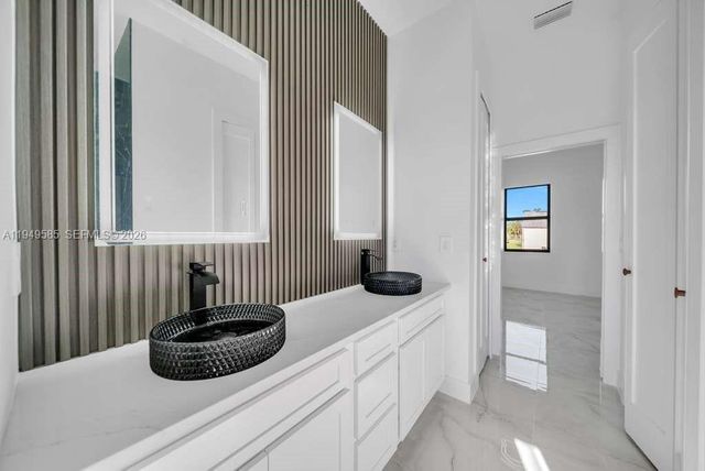 945 GREGORY ST E, Lehigh Acres, FL 33974