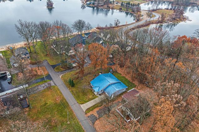 10833 First Street, Canadian Lakes, MI 49346