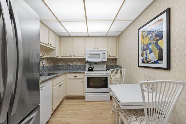 3215 S Ocean Boulevard 906, Highland Beach, FL 33487