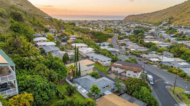 855 Kainoa Place, Honolulu, HI 96821