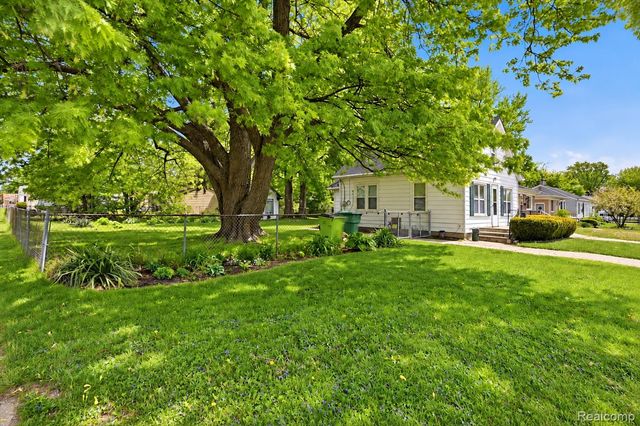 23164 Donald Avenue, Eastpointe, MI 48021