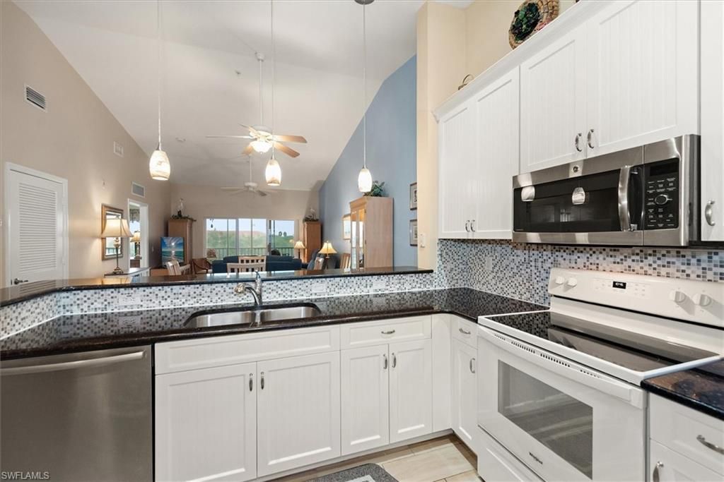 Image 9 of property listing at 4017 Palm Tree BLVD 406, Cape Coral, FL 33904