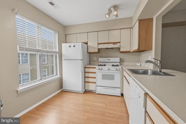 1710-B RALSTON DR, Mount Laurel, NJ 08054