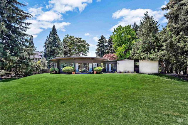 4704 Hillcrest View Dr, Boise, ID 83705