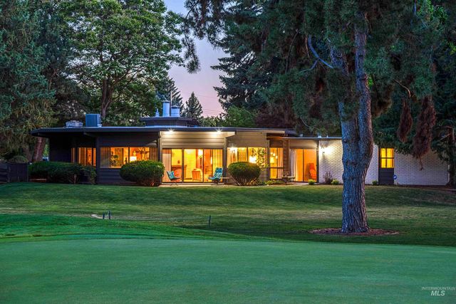 4704 Hillcrest View Dr, Boise, ID 83705