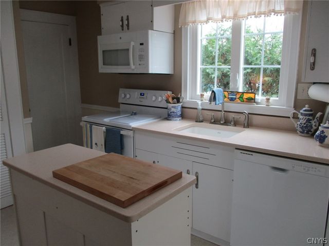 460 Brattle Road, Syracuse, NY 13203